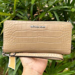 Michael Kors Jet Set Large Continental Wallet Embossed Vegan Leather Camel
